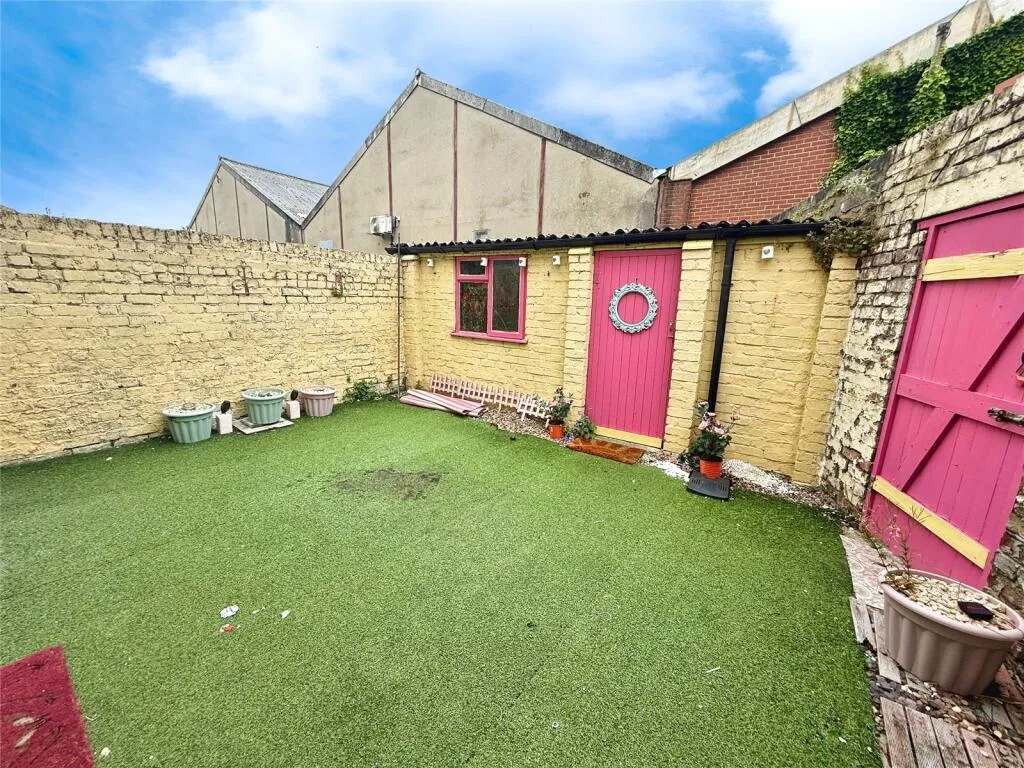 3 bed End of Terrace