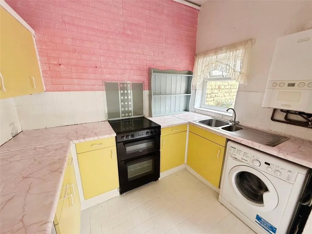3 bed End of Terrace