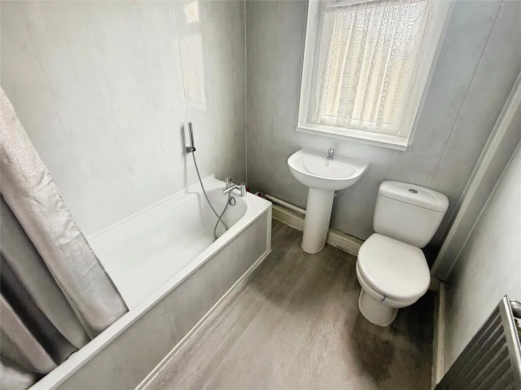 3 bed End of Terrace