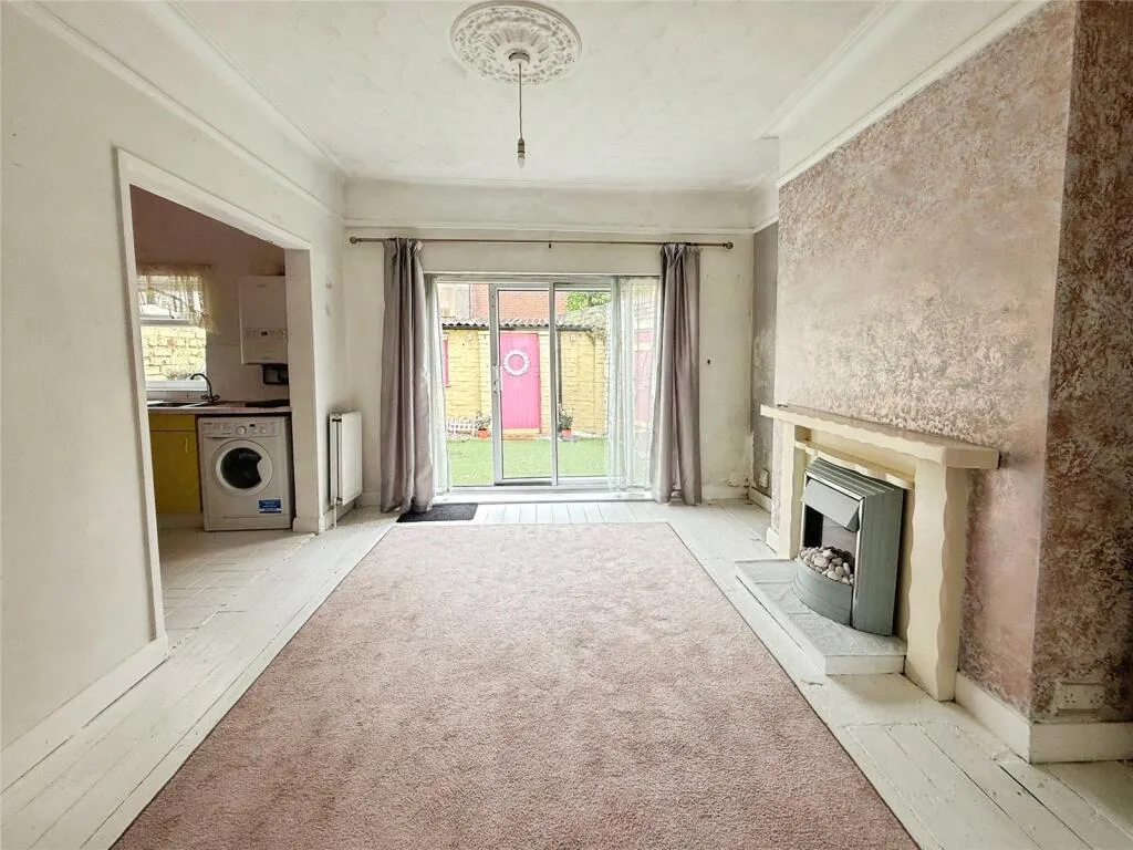 3 bed End of Terrace