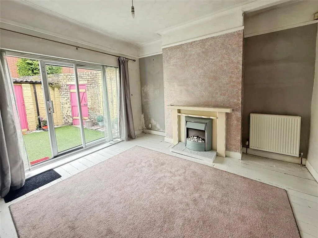 3 bed End of Terrace