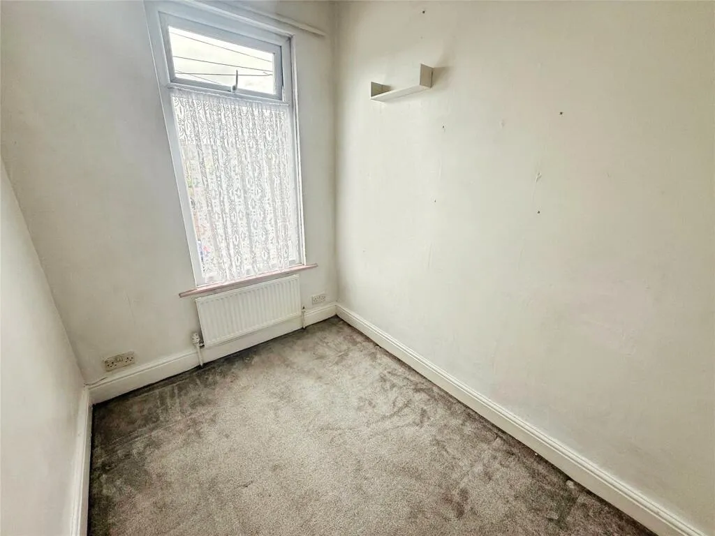 3 bed End of Terrace