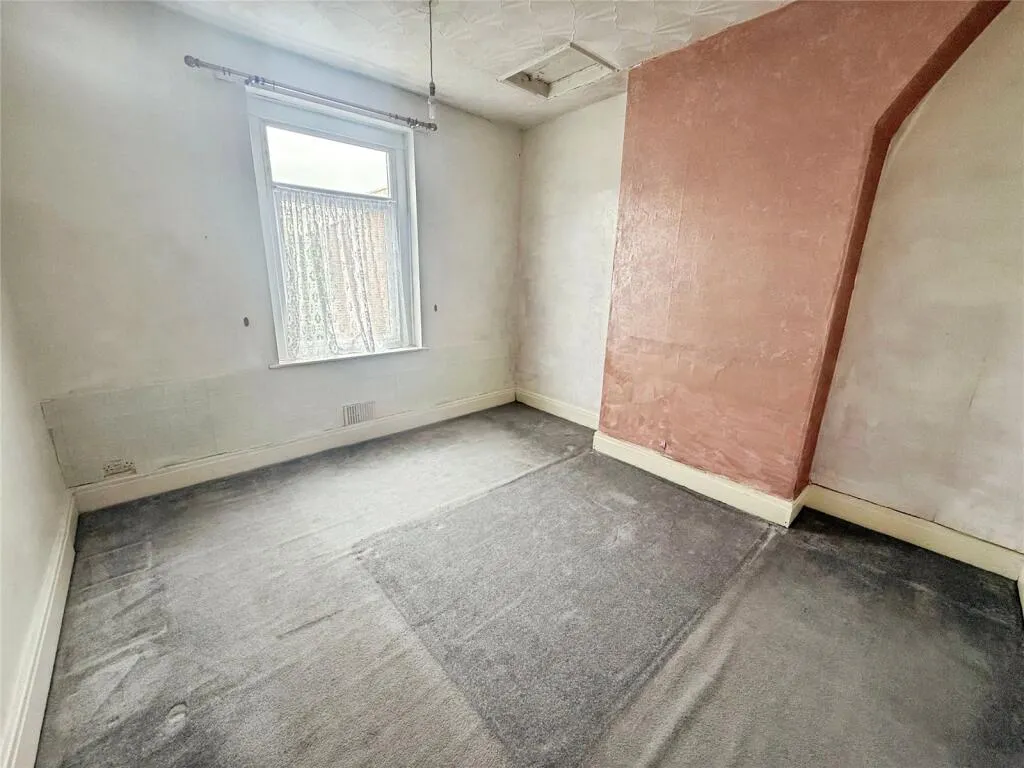3 bed End of Terrace