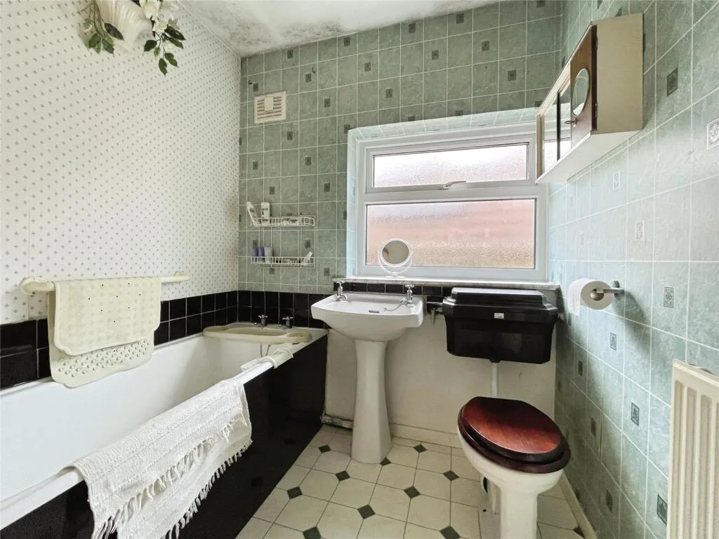 2 bed Detached Bungalow