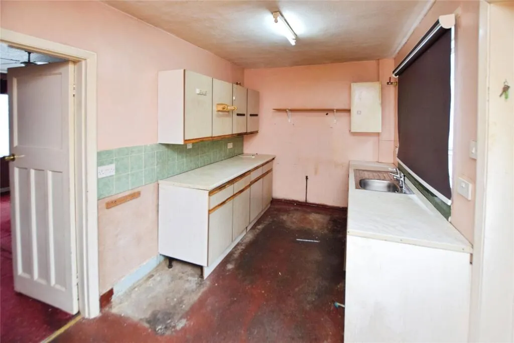 4 bed Semi-Detached