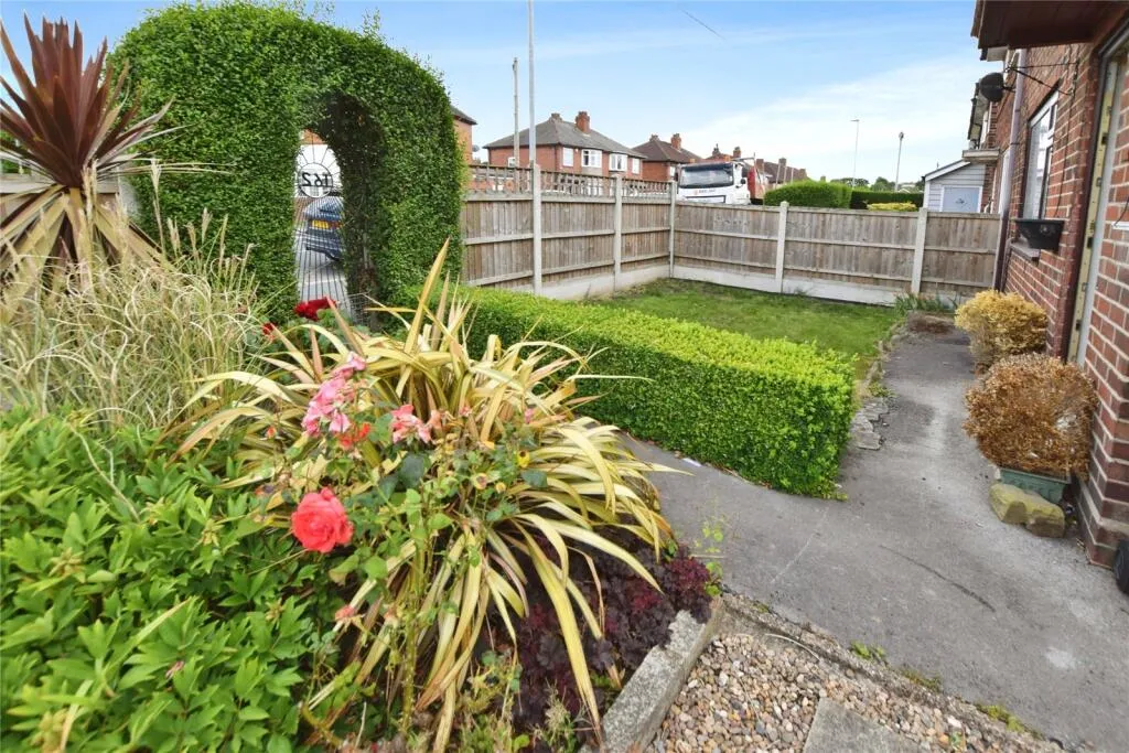 4 bed Semi-Detached