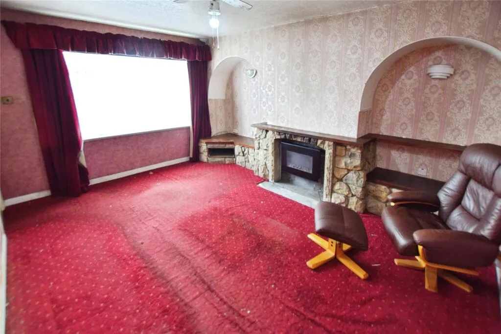 4 bed Semi-Detached