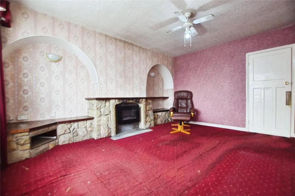 4 bed Semi-Detached