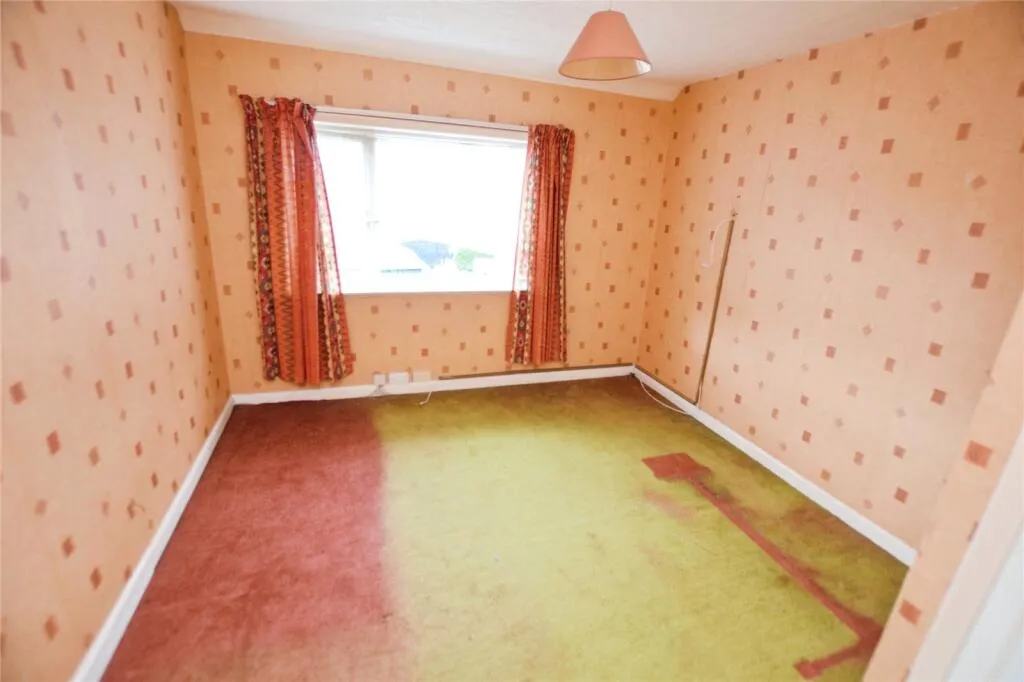 4 bed Semi-Detached