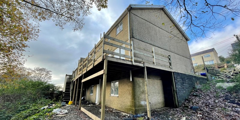 100 H Swansea Road, Trebanos, Pontardawe, SA8 4BL