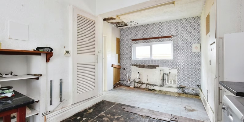 63 Tirmynydd Road, Y Crwys, Swansea, SA4 3PB