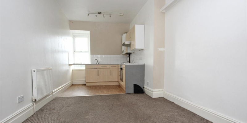 2nd Floor Flat, 583 Christchurch Rd, Bournemouth, BH1 4AN