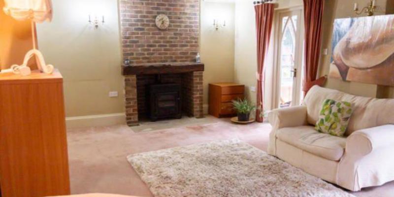 Rowfant Cottage, Wallage Lane, Rowfant, Crawley Down, RH10 4NG