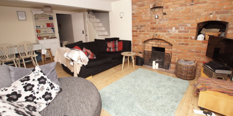 4 Queens Square, Winterborne Whitechurch, Blandford Forum, DT11 0AF