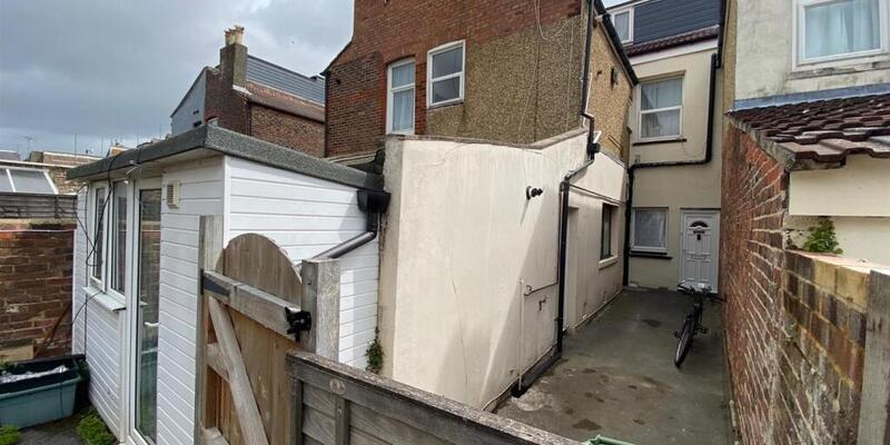 Flat 3, 315 London Road, Portsmouth, PO2 9HQ