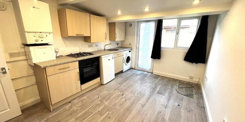 Flat 3, 315 London Road, Portsmouth, PO2 9HQ