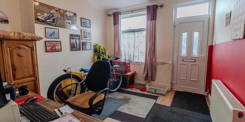 28 Dale Road, Carlton, Nottingham, NG4 1GT
