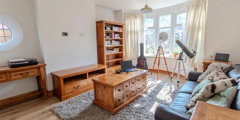 72 Costock Avenue, Sherwood, Nottingham, NG5 3AS