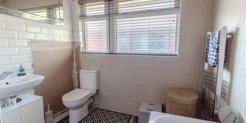 72 Costock Avenue, Sherwood, Nottingham, NG5 3AS