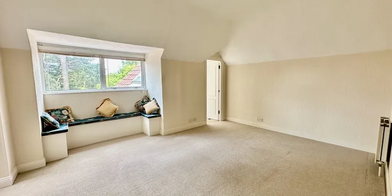 Flat 9 The Gables, 19 Forest Road, Poole, BH13 6DQ