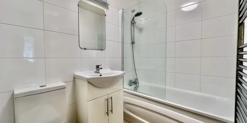 Flat 6 The Gables, 19 Forest Road, Poole, BH13 6DQ
