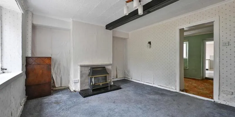 2 Laura Place, Box Hill, Corsham, SN13 8HL