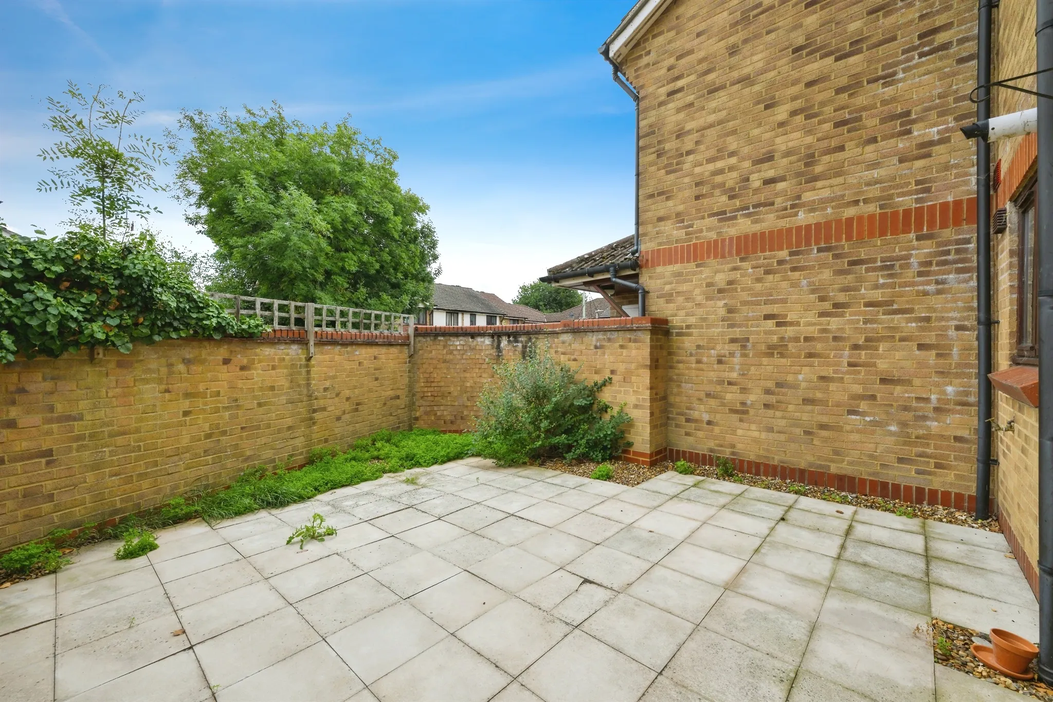 2 bed Semi-Detached