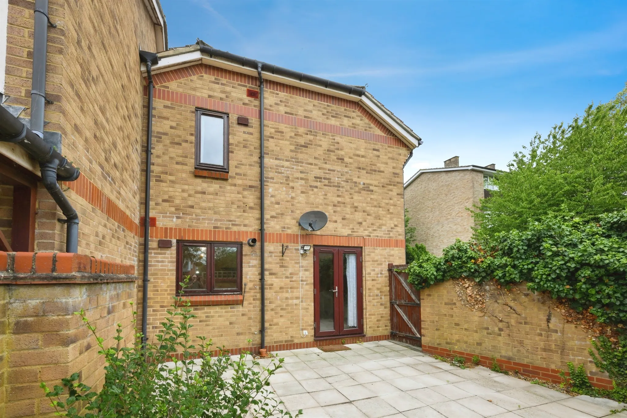 2 bed Semi-Detached