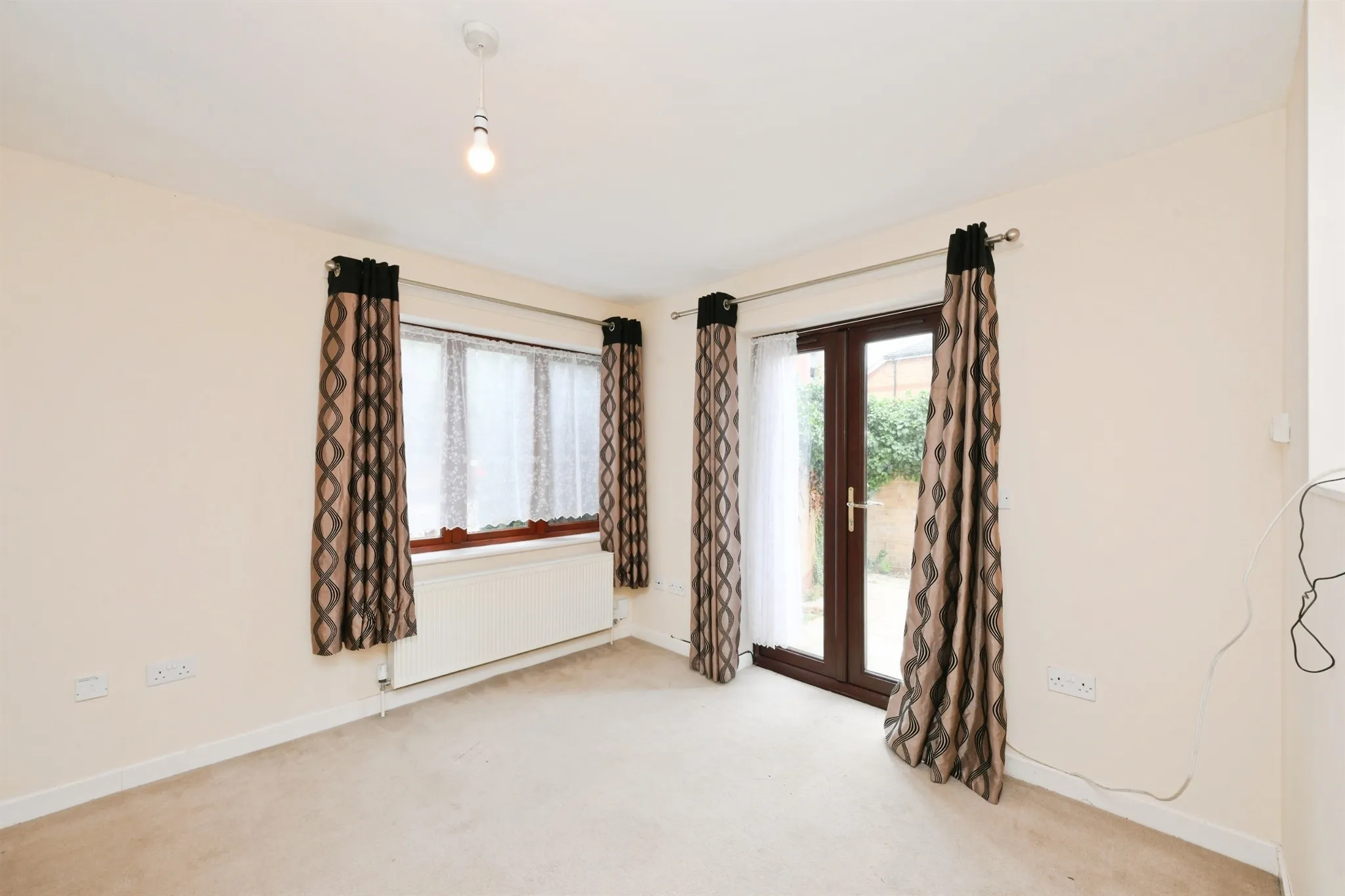 2 bed Semi-Detached
