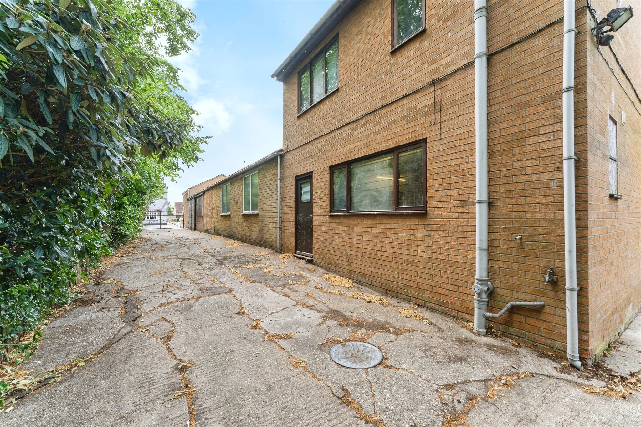 2 bed House