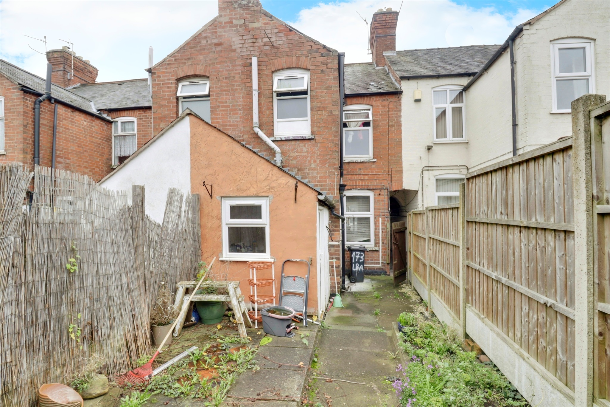 2 bed End of Terrace