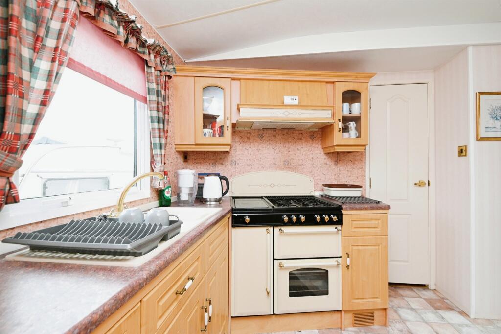 2 bed Land