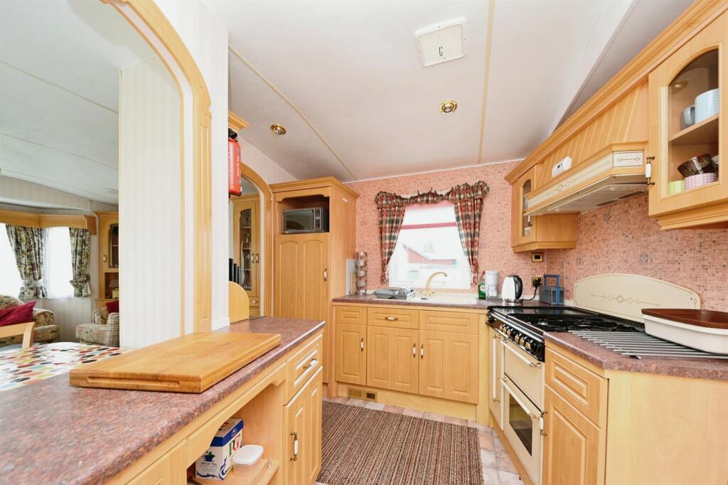 2 bed Land
