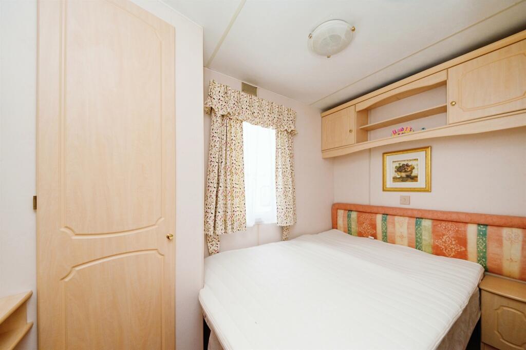 2 bed Land