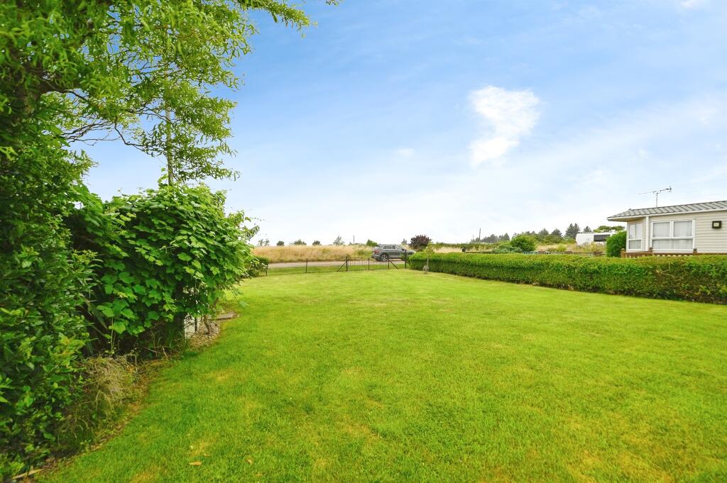 2 bed Land