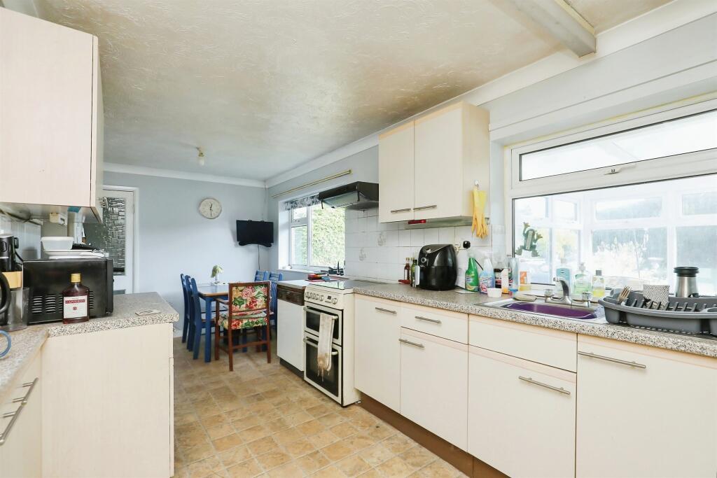 3 bed Detached Bungalow
