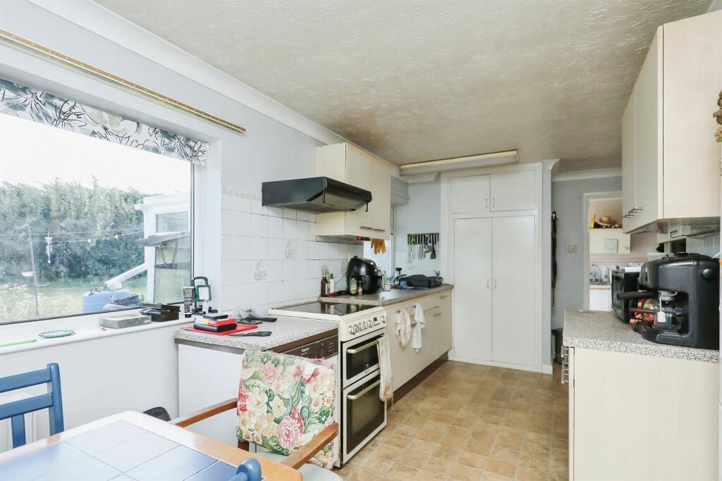 3 bed Detached Bungalow