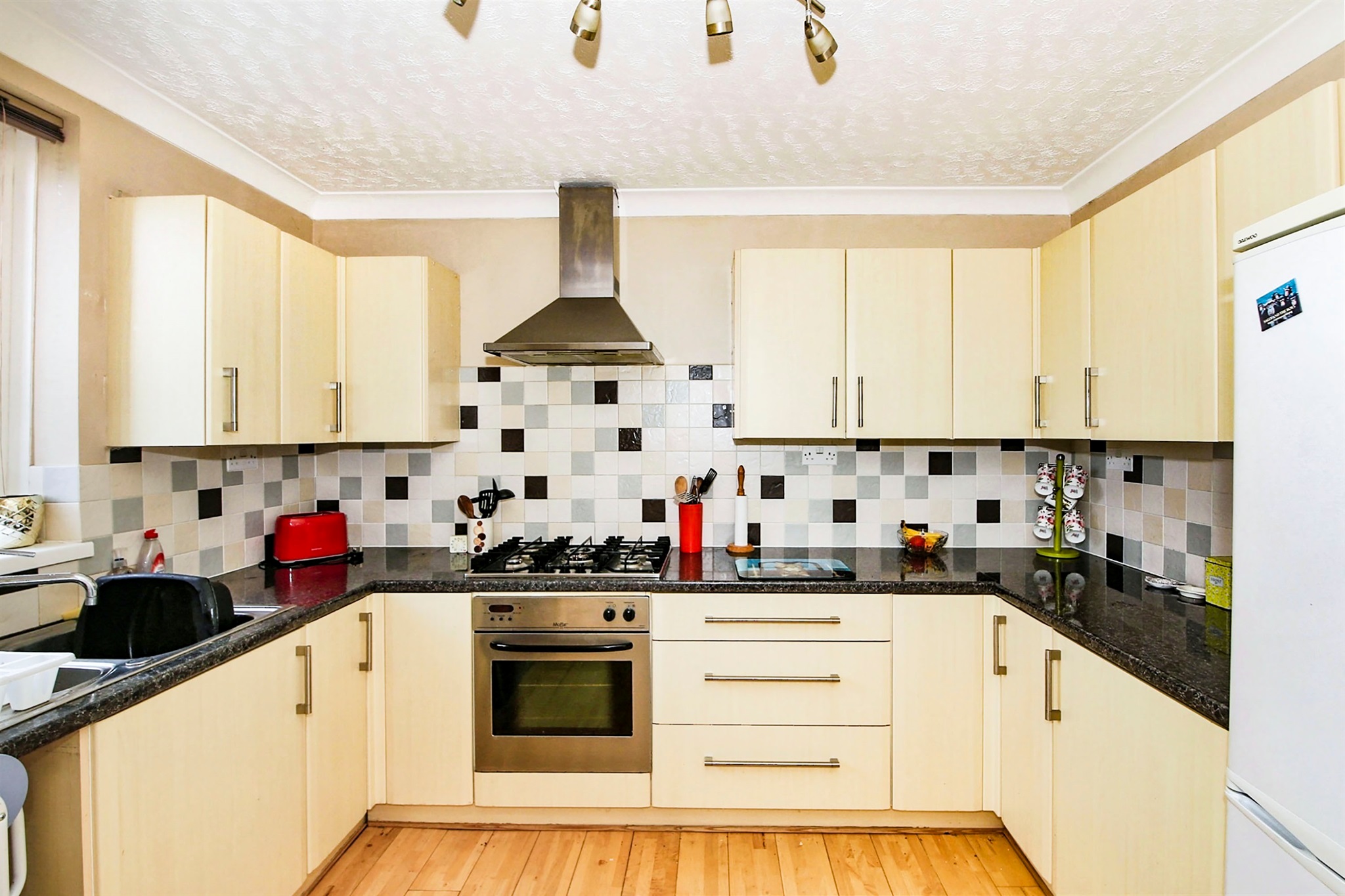 2 bed Maisonette