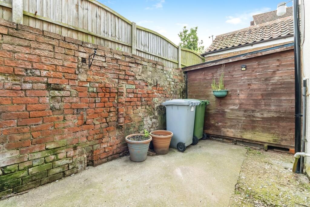 2 bed End of Terrace