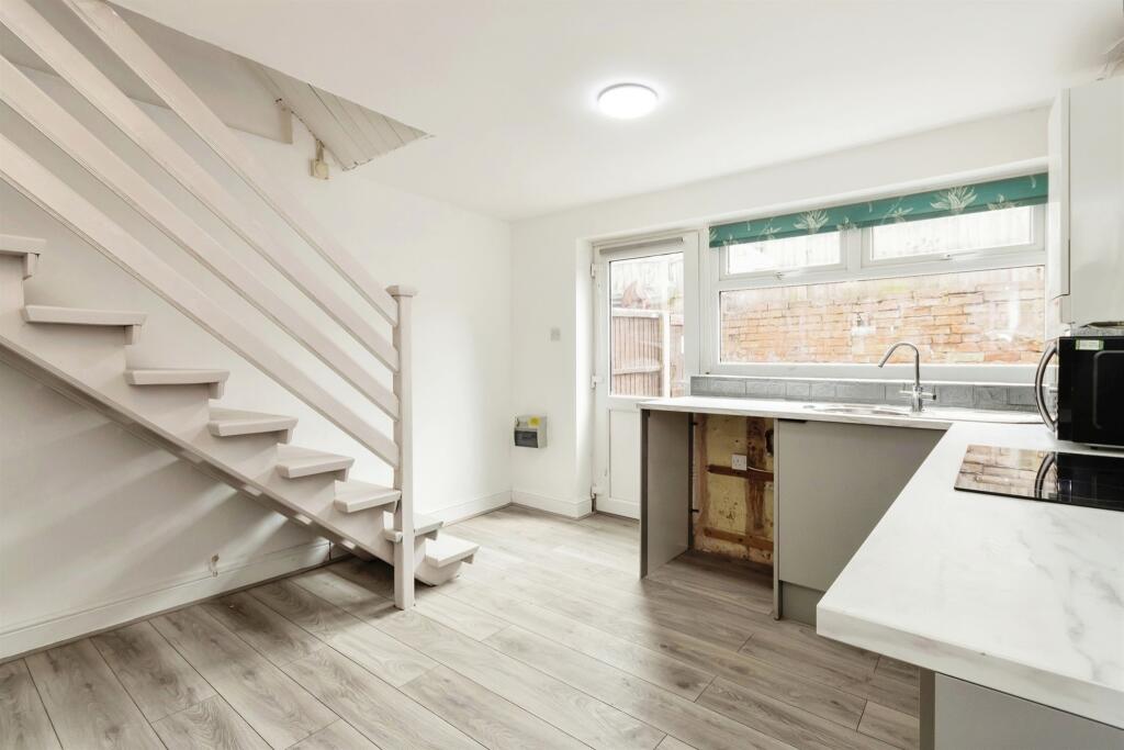 2 bed End of Terrace