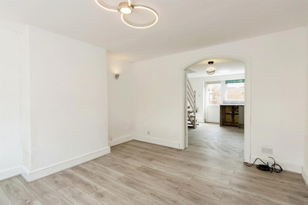 2 bed End of Terrace