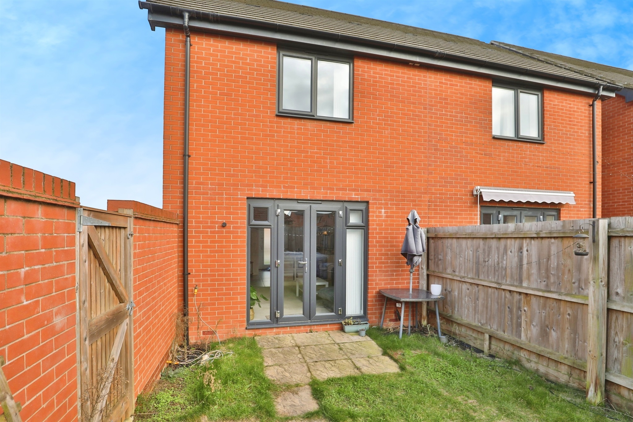 2 bed Semi-Detached