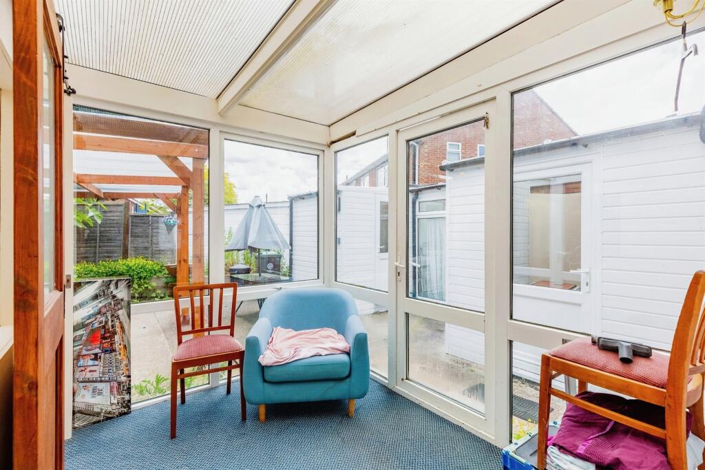 10 bed Detached