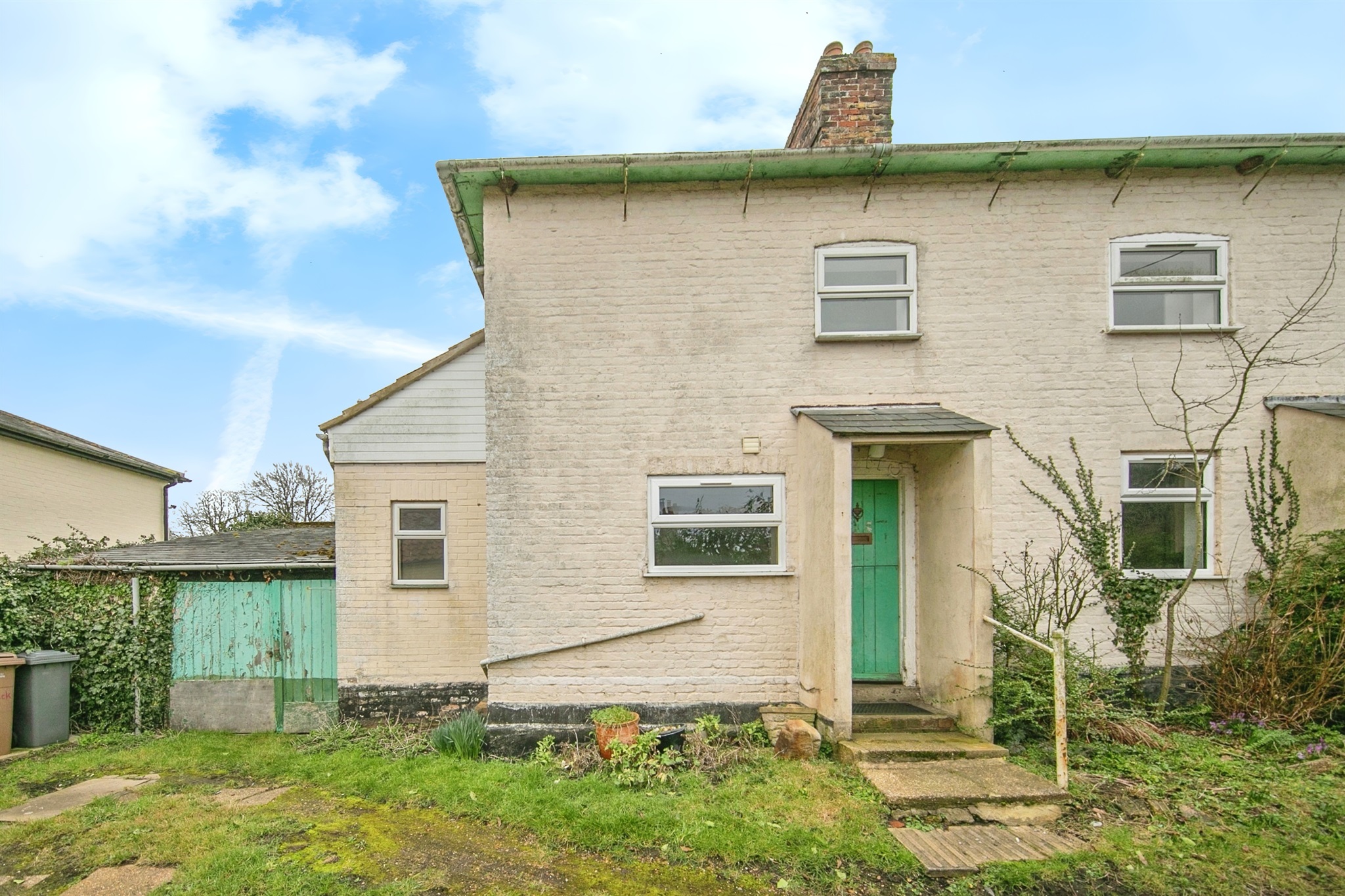 2 bed Semi-Detached