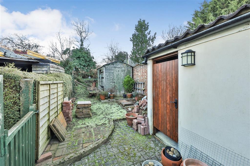 2 bed Character Property