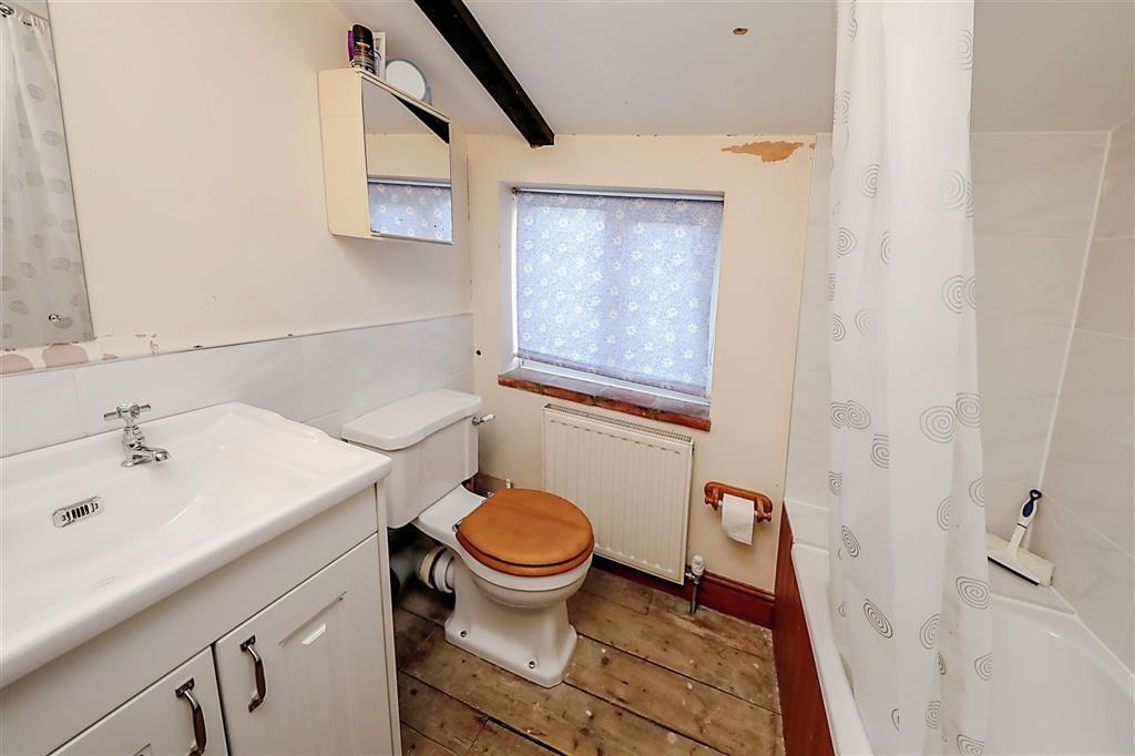 2 bed Character Property