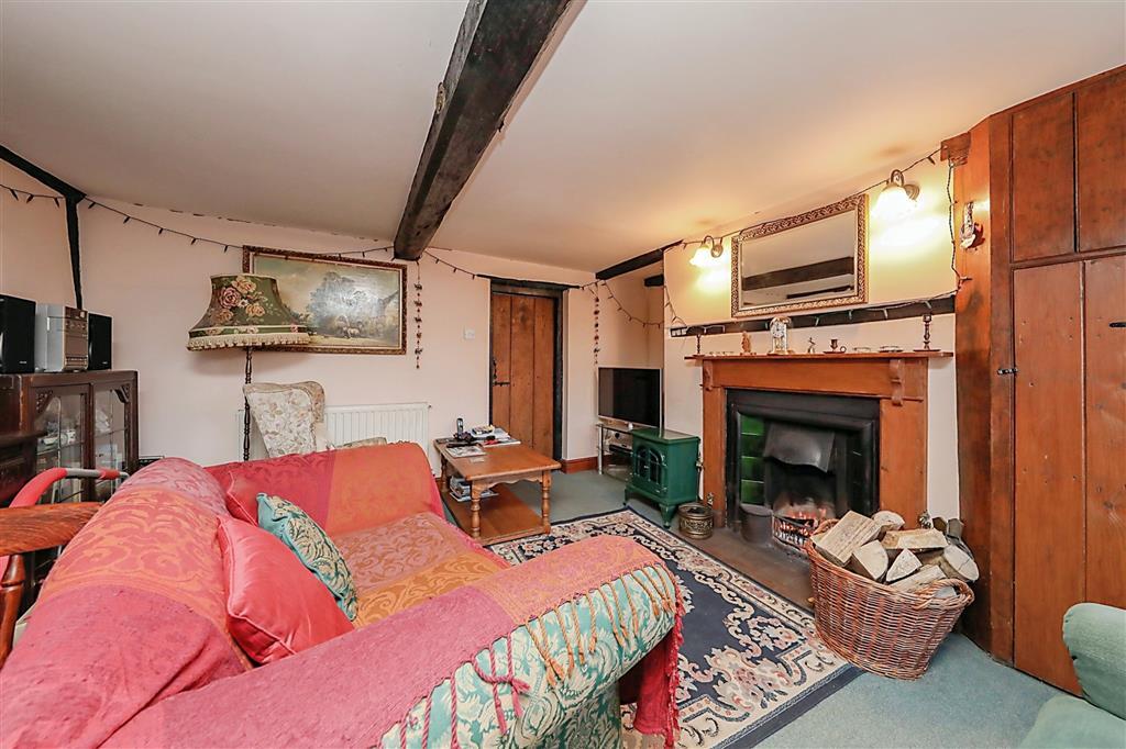 2 bed Character Property