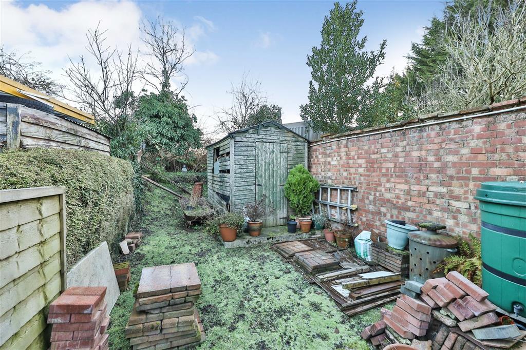 2 bed Character Property
