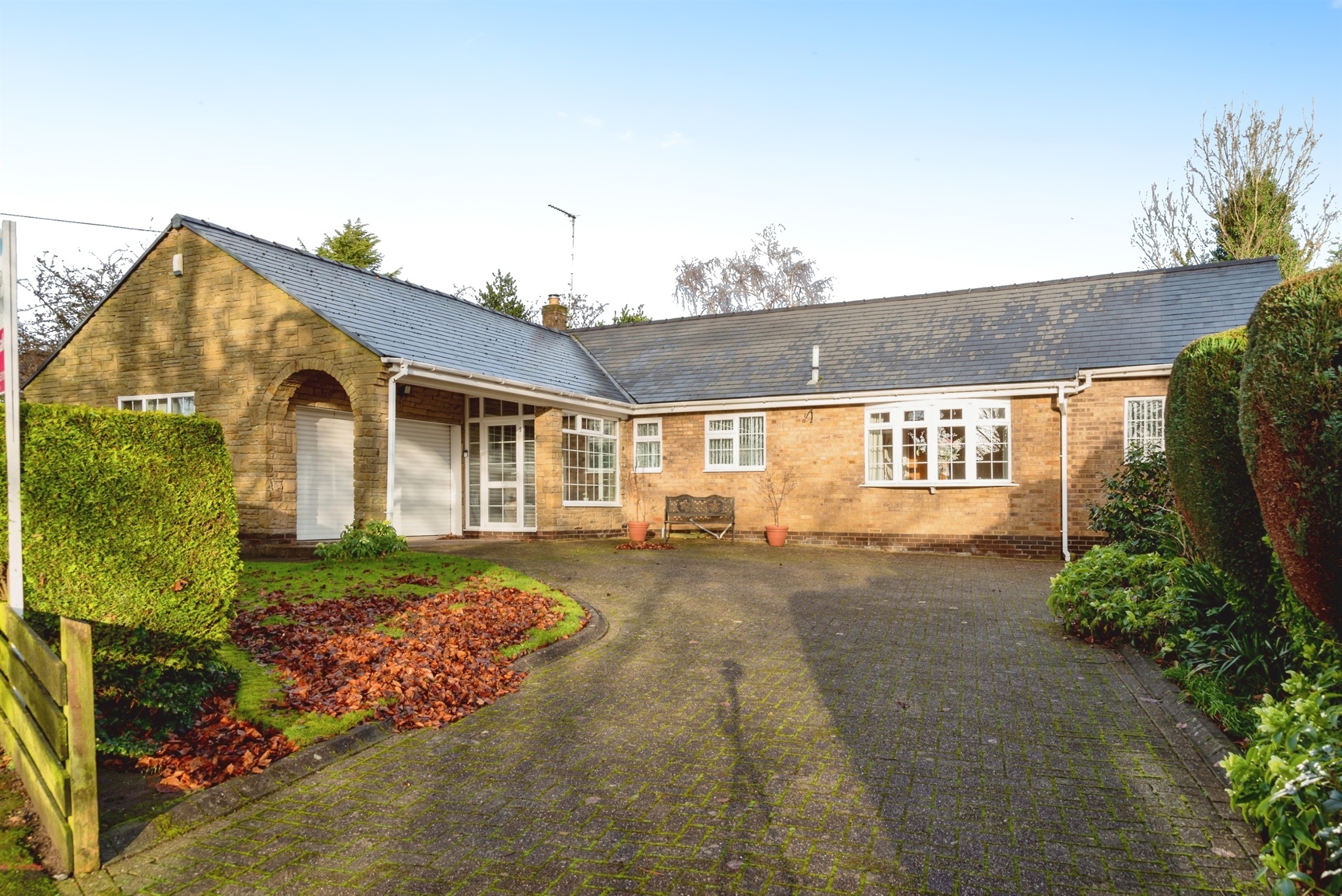 4 bed Detached Bungalow