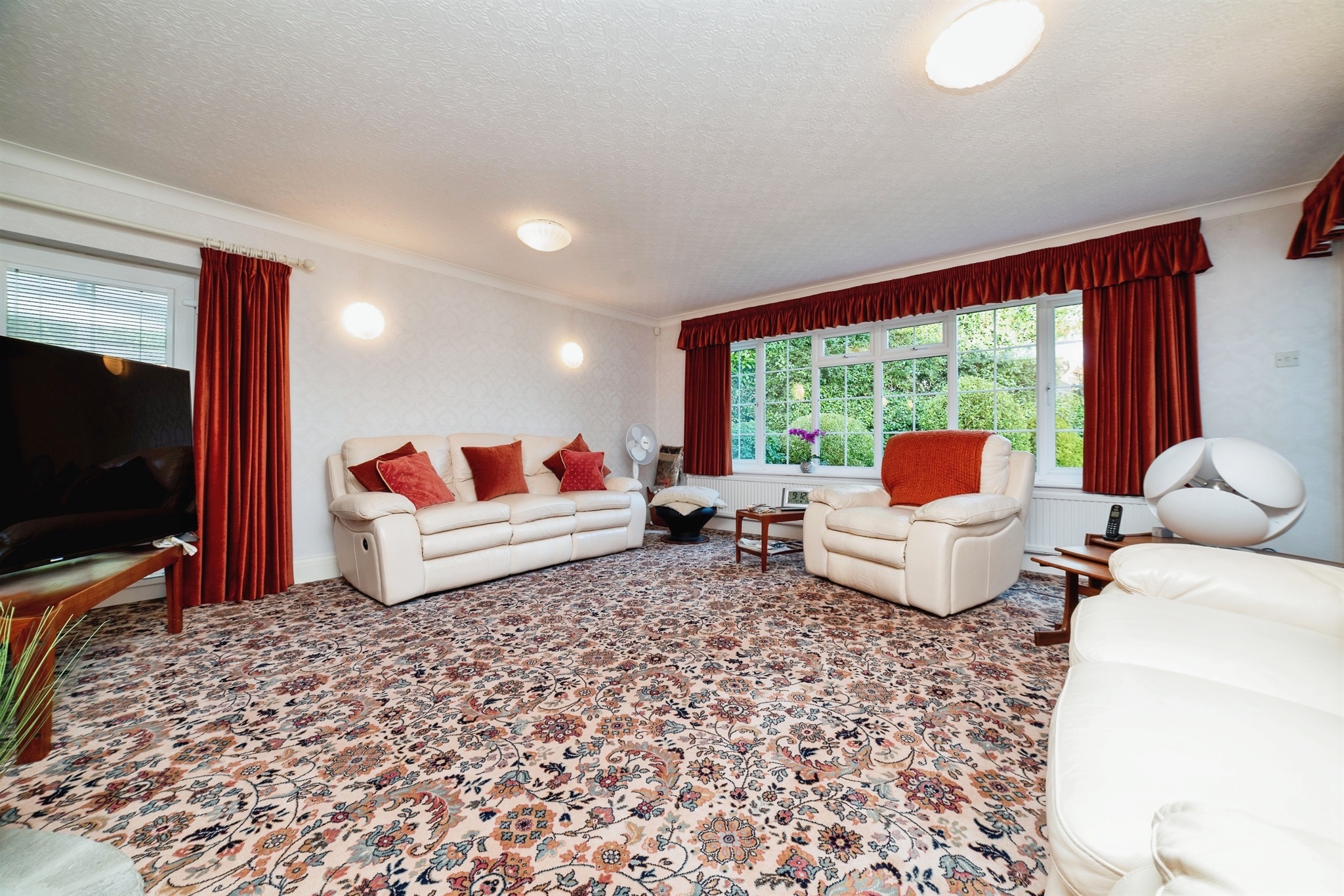 4 bed Detached Bungalow